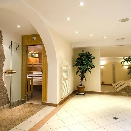 Gasthof Sonnenhof 3* イシュグル