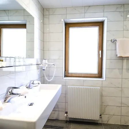 Gasthof Sonnenhof אישגל