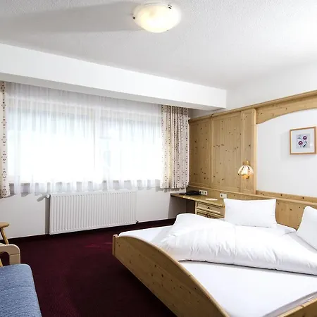 Gasthof Sonnenhof Otel Ischgl